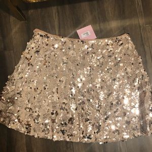 NEVER WORN showpo skirt